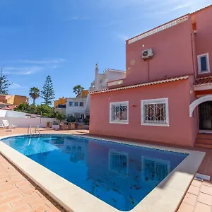 t-casa-costa-doiro-guesthouse.hotelaalgarve.com/
