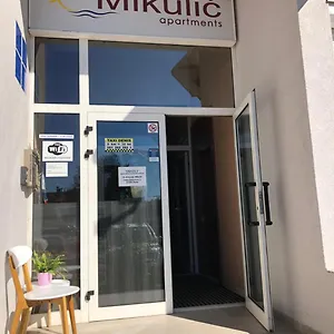 Mikulic Zára